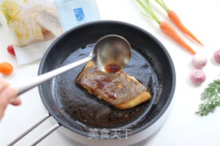 照烧比目鱼，身体需要的优质蛋白的做法步骤：6