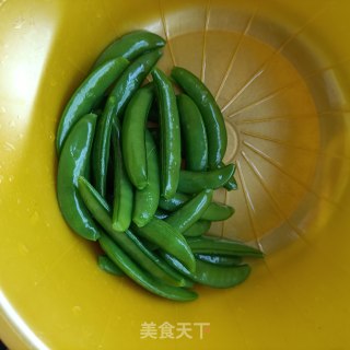 腊猪舌炒甜豆的做法步骤：7