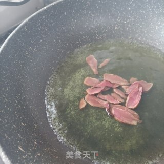腊猪舌炒甜豆的做法步骤：9