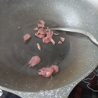 腊猪舌炒甜豆的做法步骤：13
