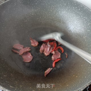 腊猪舌炒甜豆的做法步骤：14