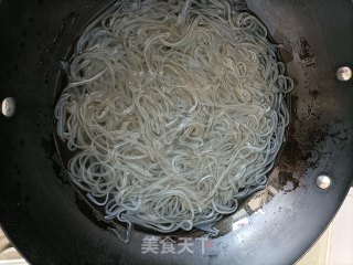 驴肉粉丝煲的做法步骤：2