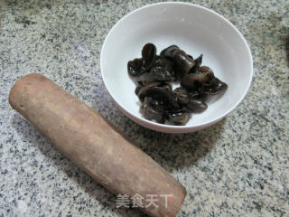 黑木耳拌山药的做法步骤：1