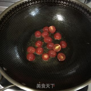 圣女果鸡蛋汤的做法步骤：1