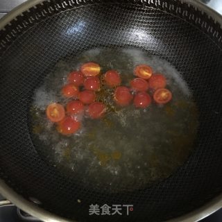 圣女果鸡蛋汤的做法步骤：2