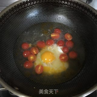 圣女果鸡蛋汤的做法步骤：3