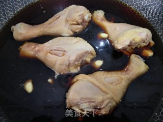 红焖鸡腿的做法步骤：2