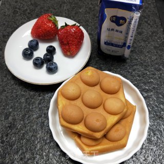 草莓酸奶甜品的做法步骤：1