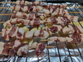 烤五花肉串的做法步骤：7