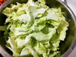 清炒圆白菜的做法步骤：1