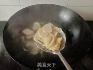 腊肉炒春笋的做法步骤：4