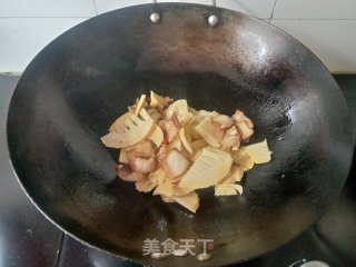 腊肉炒春笋的做法步骤：7
