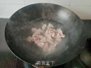 春笋胡萝卜烧肉的做法步骤：3