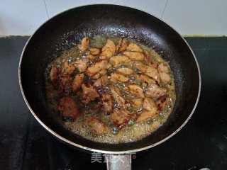 青椒炒鸡肝的做法步骤：2