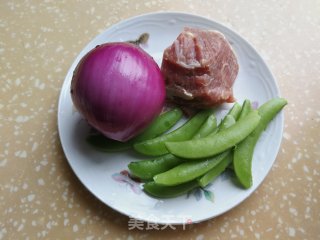 洋葱炒牛柳的做法步骤：1