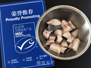 茄汁黑鳕鱼块的做法步骤：2