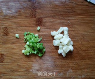 胡萝卜炒苦瓜的做法步骤：2
