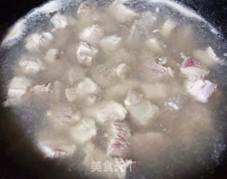西红柿土豆青菜炖牛肉的做法步骤：2
