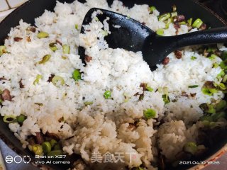 叉烧大蒜苗炒饭的做法步骤：3