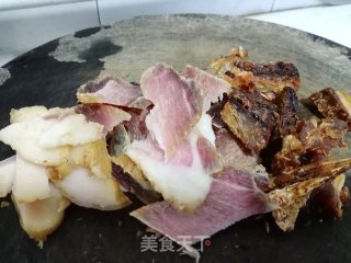 腊肉炒豆腐干的做法步骤：2