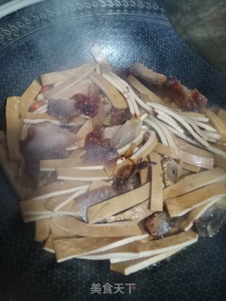 腊肉炒豆腐干的做法步骤：8