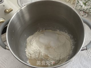 肉松小吐司的做法步骤：2