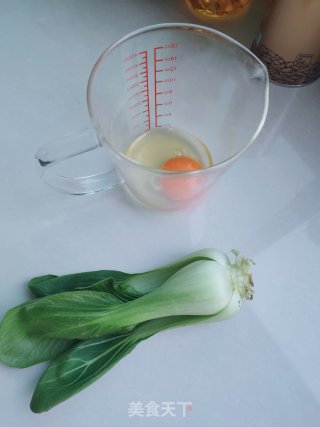 油菜鸡蛋面的做法步骤：2