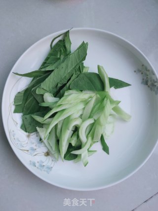 油菜鸡蛋面的做法步骤：3