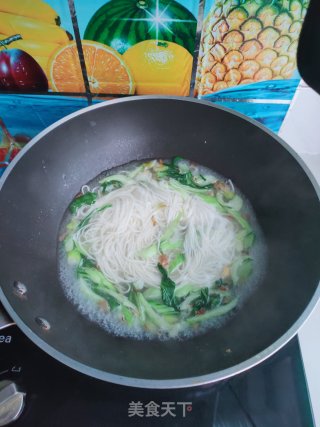 油菜鸡蛋面的做法步骤：10