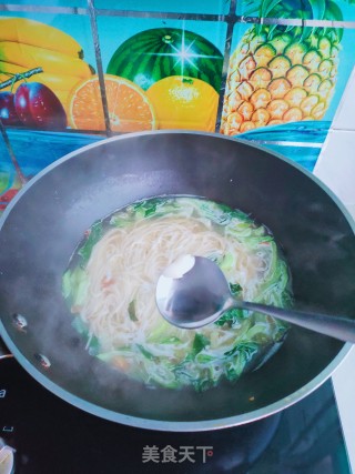 油菜鸡蛋面的做法步骤：12