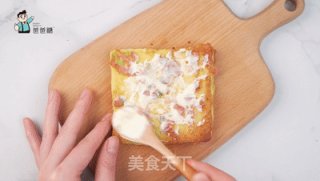 简单好吃的快手早餐吐司肉松卷的做法步骤：5