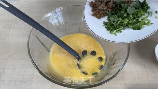 海参鸡蛋饼的做法步骤：3