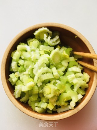 盐渍芹菜心的做法步骤：5