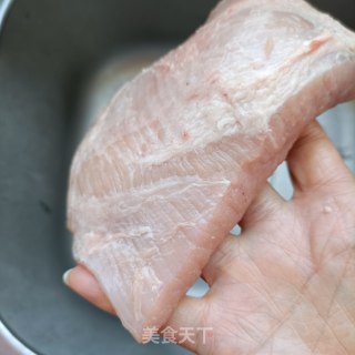 蒜香鲍鱼肉汤粉的做法步骤：3