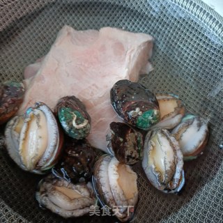 蒜香鲍鱼肉汤粉的做法步骤：4
