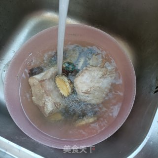 蒜香鲍鱼肉汤粉的做法步骤：6