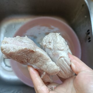 蒜香鲍鱼肉汤粉的做法步骤：7