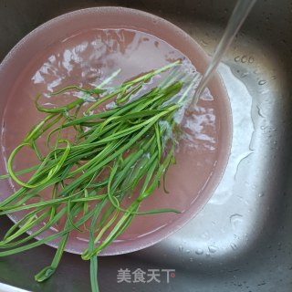 蒜苗拌肉丝的做法步骤：2