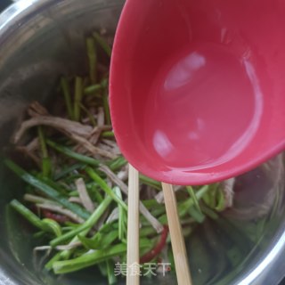 蒜苗拌肉丝的做法步骤：10