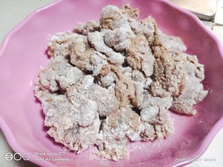 油炸酥鸡肉的做法步骤：3