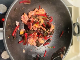 红菠菜炒鸡蛋的做法步骤：8