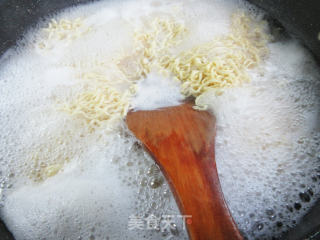 海鲜面的做法步骤：16