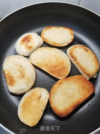 香煎馒头片的做法步骤：3