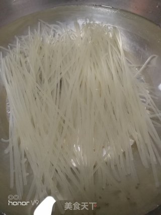 重庆小面家庭版米粉的做法步骤：1