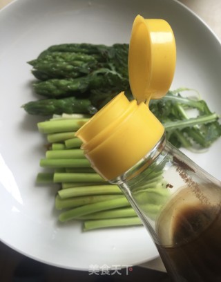 芦笋拼蒜苔的做法步骤：8