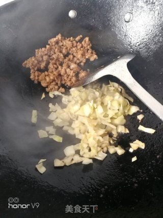 肉末酸辣米粉的做法步骤：4