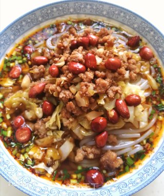肉末酸辣米粉的做法步骤：8