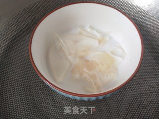 草莓慕斯蛋糕的做法步骤：4