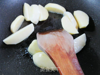兰花豆腐干烧土豆的做法步骤：4
