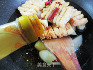兰花豆腐干烧土豆的做法步骤：6